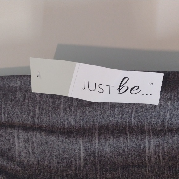 Queen Shirt With shorts bundle new - Picture 11 of 15